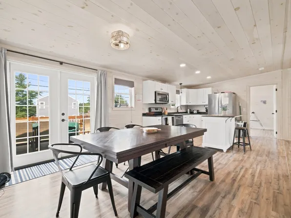74 Blackmore Pond Cir, West Wareham, MA 02576