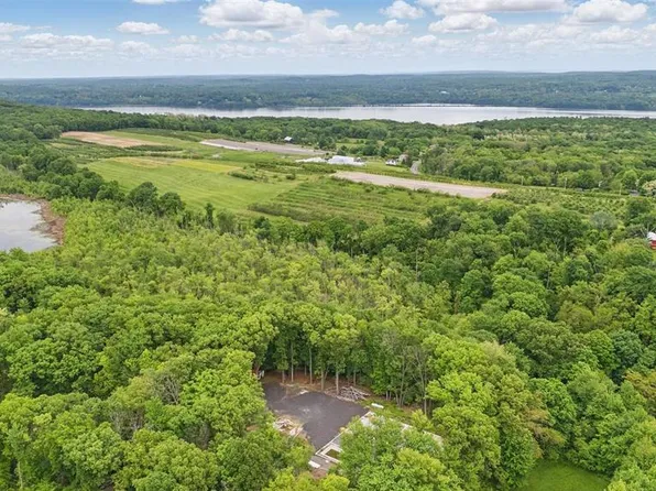 715 Broadway, Esopus, NY 12429