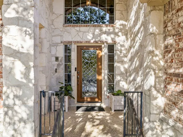 611 Enchanted Way, San Antonio, TX 78260