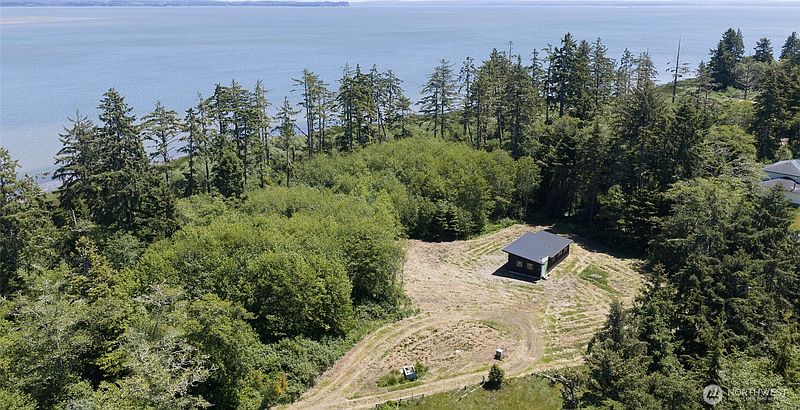 2nd image of 125 Damon Road