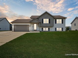 7039 Hartman Dr SE, Caledonia, MI 49316