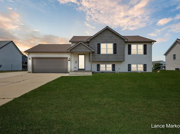 7039 Hartman Dr SE, Caledonia, MI 49316