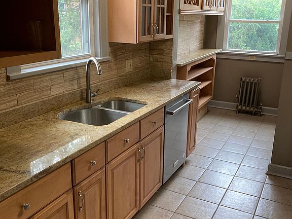 2nd image of 13899 Clifton Blvd APT 2