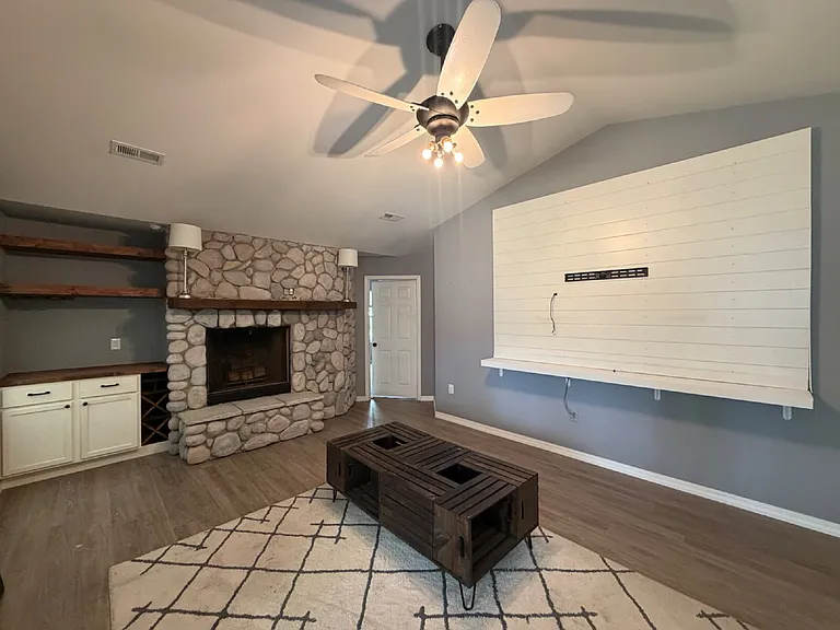 1270 Skyview Dr — Photo 13