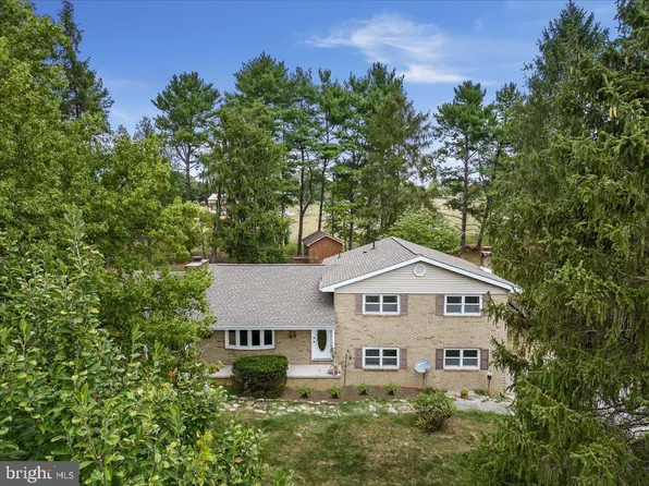 137 Mount Hammond Ln, Charles Town, WV 25414