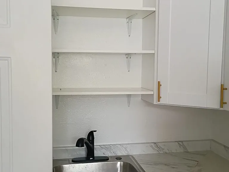 Vessey Park Apartments — Photo 32