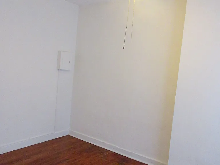 654 S Detroit St #401 — Photo 13