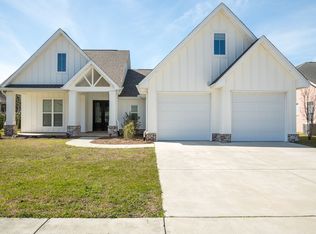 5435 Southlake Dr, Pace, FL 32571