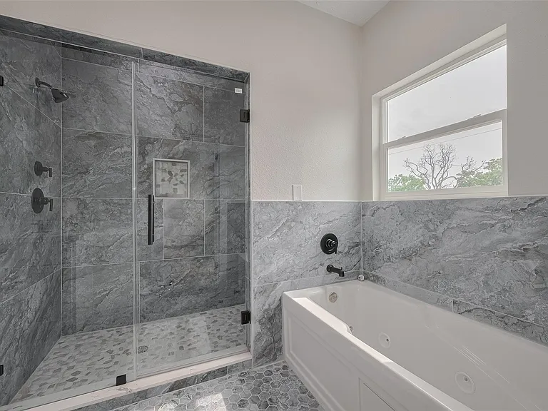 2206 Hoskins Dr — Photo 21