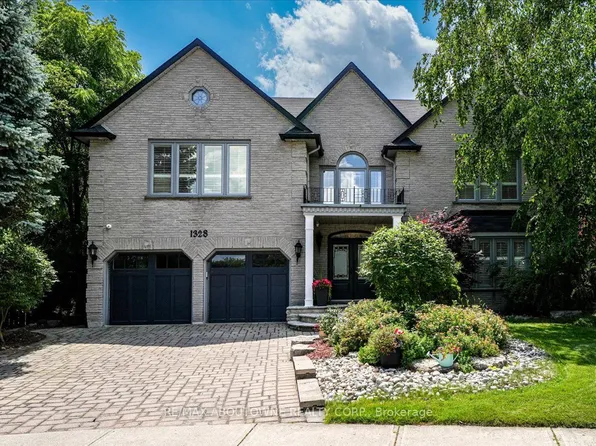1328 King Henry Ct, Oakville, ON L6M 2Y6