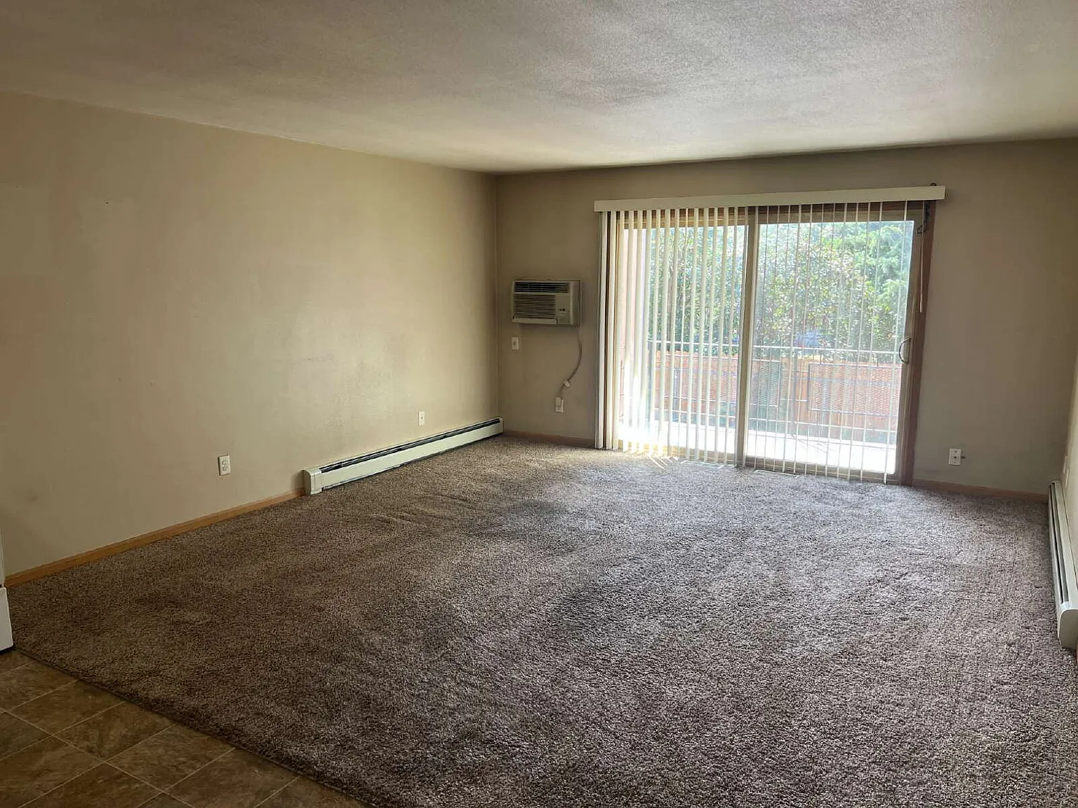 1 bed, 1.0 bath, 600 sqft, $750 — Photo 1