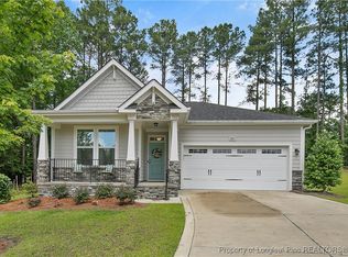 25 Glenside Ct, Spring Lake, NC 28390
