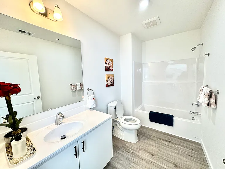 915 N Broad St #608 — Photo 17