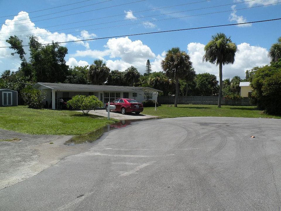 1st image of 4571 NE Lorraine Cir