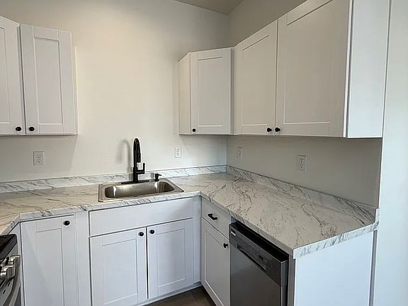 3rd image of 1433 Lakeview Ave #1