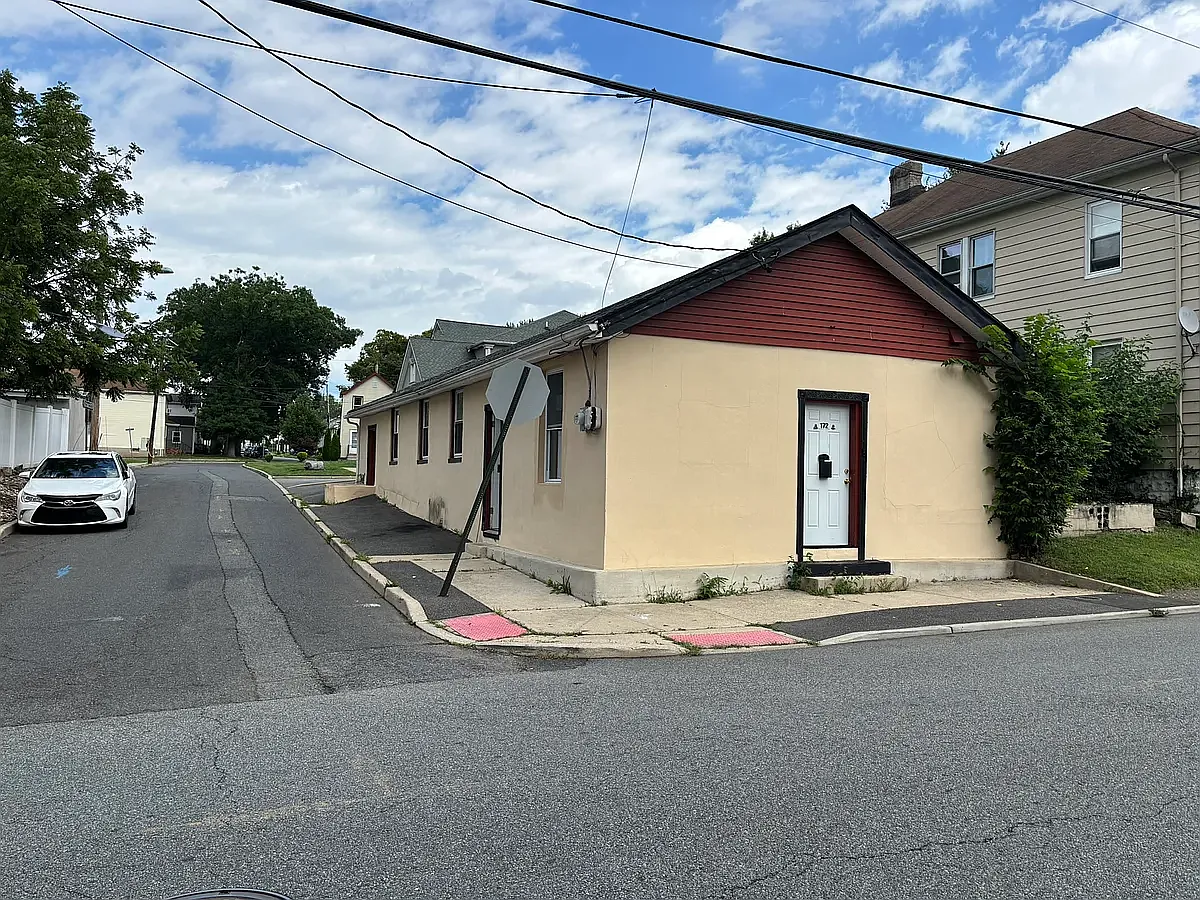 2 bed, $2,600 — Photo 2