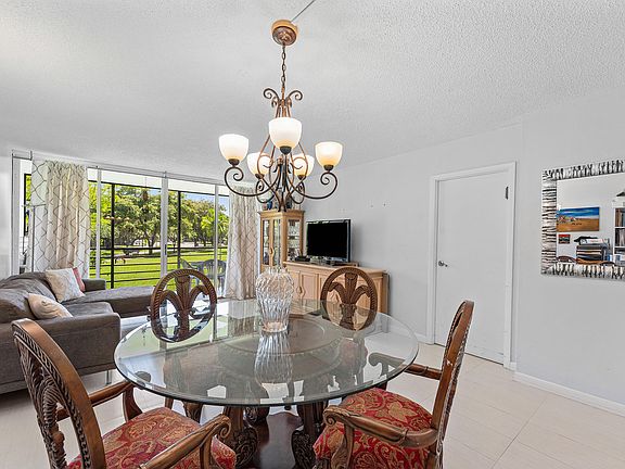 4th image of 20500 W Country Club Drive #210