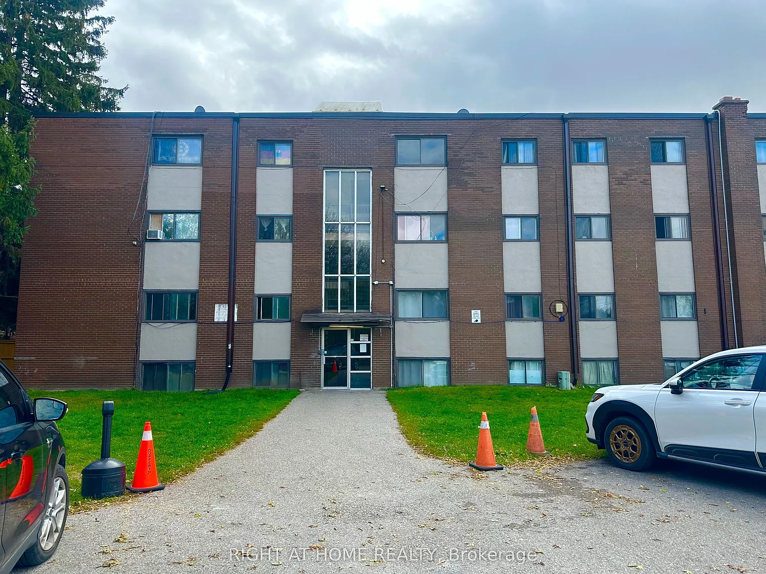 2 bed, $1,599 — Photo 3