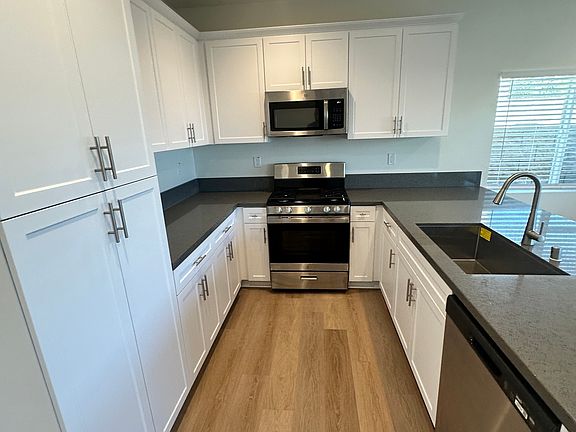 4th image of 169 N Lassen Ave