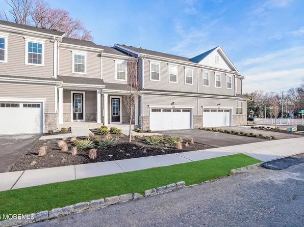 103 Woolley Ct, Oakhurst, NJ 07755