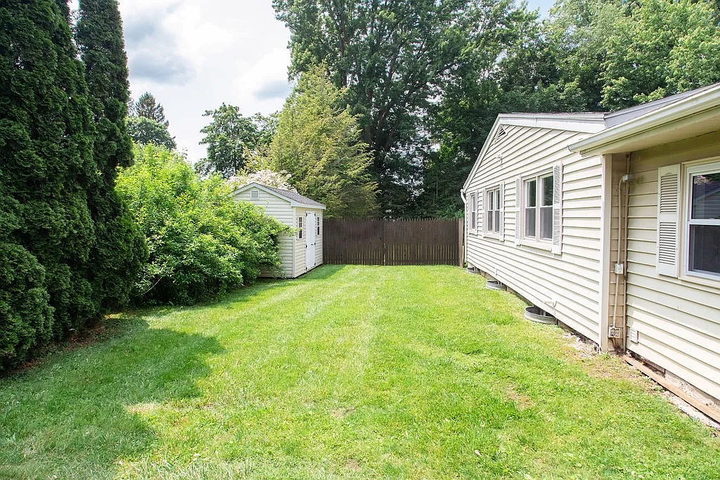 2 bed, 1200 sqft, $1,997 — Photo 2