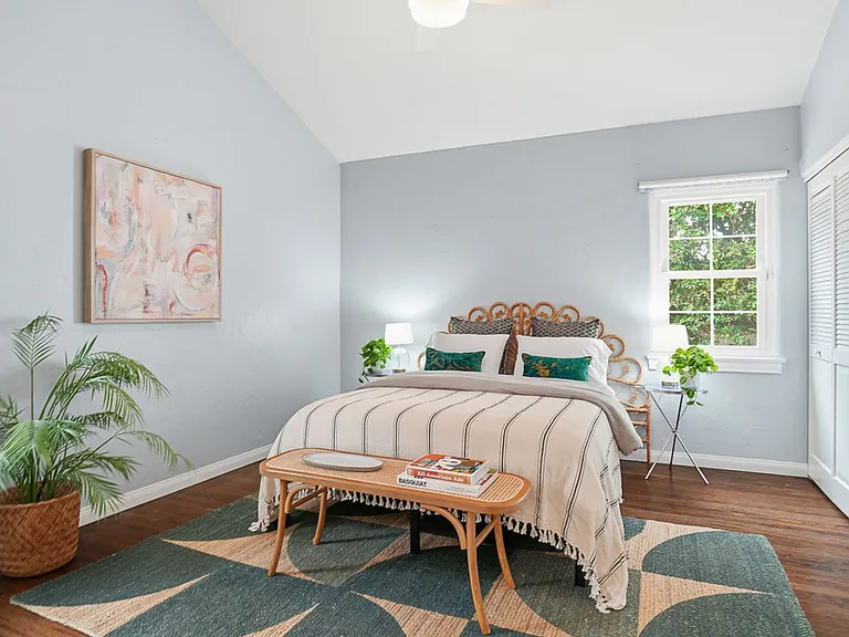 13360 Magnolia Blvd — Photo 36