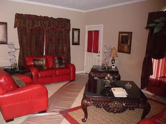 3rd image of 2413 Maffett St