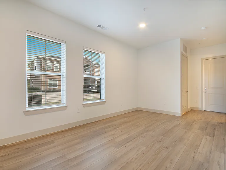 4705 W Spring Creek Pkwy — Photo 8
