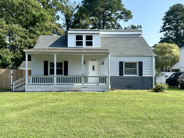 934 Alma Dr, Norfolk, VA 23518