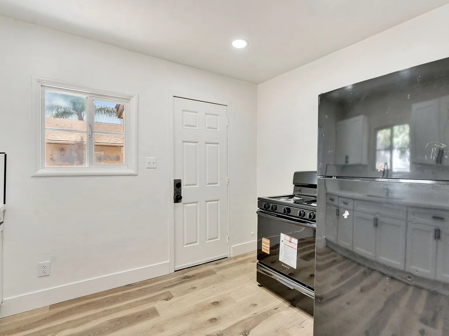 2 bed, 720 sqft, $1,700 — Photo 4