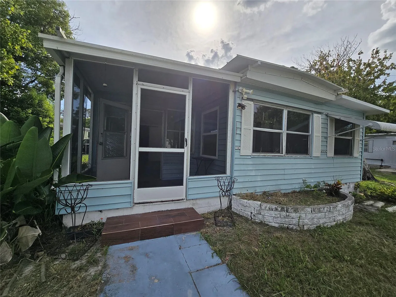 2 bed, 1.0 bath, 1300 sqft, $1,300 — Photo 2