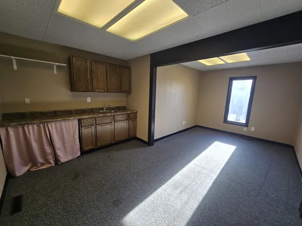 2307 Falls Ave Suite 2, Waterloo, IA 50701