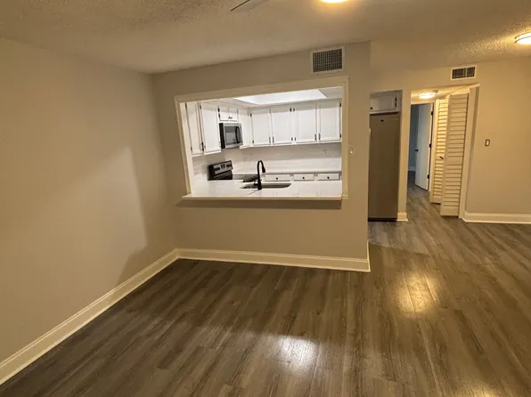 604 Hammock Pine Blvd, Clearwater, FL 33761