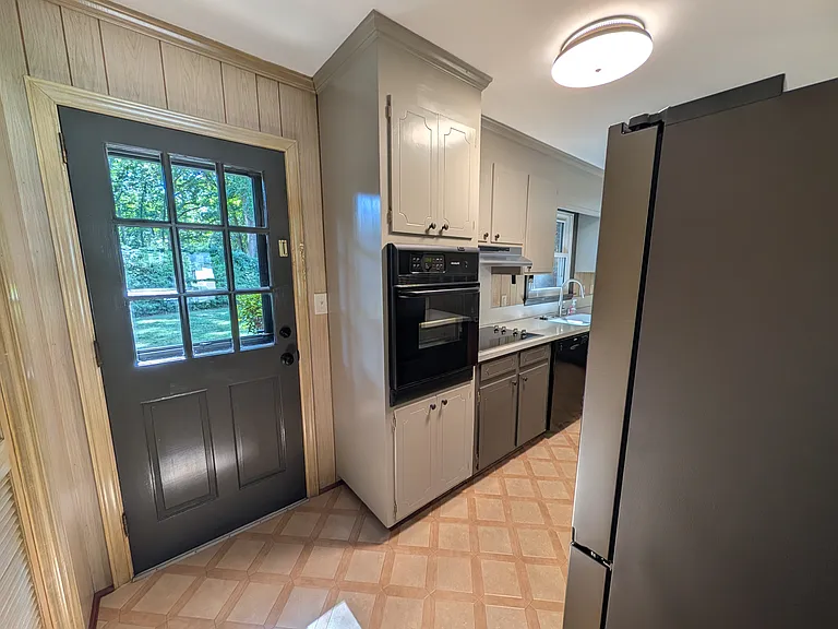103 Abingdon Cir — Photo 16