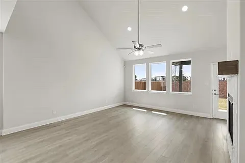 2133 Rhodora Ave — Photo 9