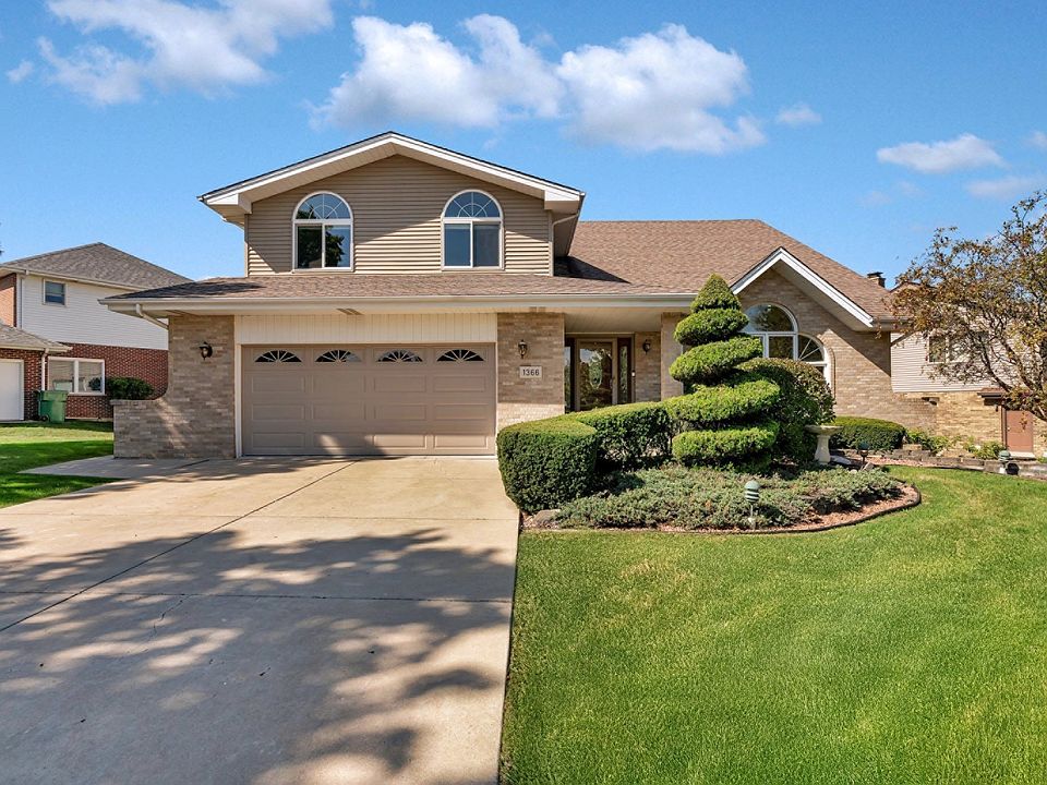 2nd image of 1366 Overton Dr