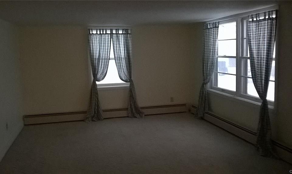 2nd image of 778 W Genesee Rd