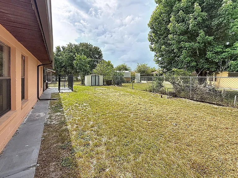 603 Estrada Ln — Photo 10