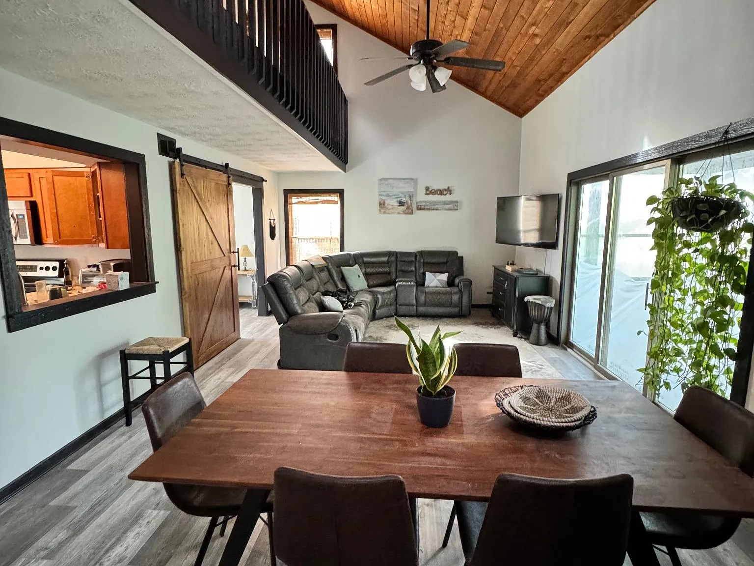 6093 Rojo Rd — Photo 1