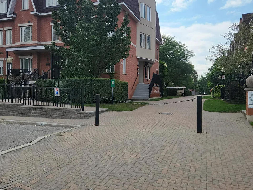 316 John St #255