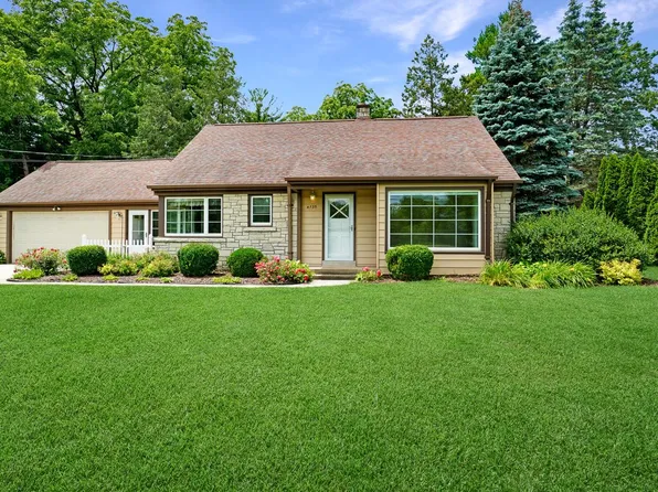 4735 Lilly ROAD, Brookfield, WI 53005