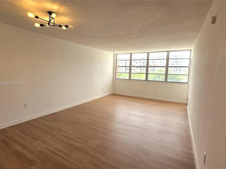 1351 NE Miami Gardens Dr #413E — Photo 3