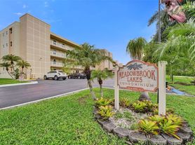 424 SE 10th St, Dania Beach, FL