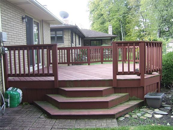 3rd image of 7406 Stoneybrook Dr