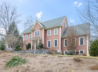 81 Main Cir, Shrewsbury, MA 01545
