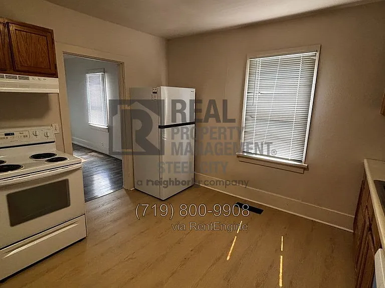 1207 W 15th St — Photo 6