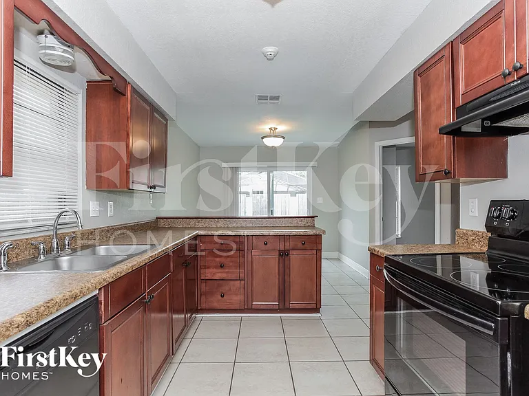114 Keith Ct — Photo 7