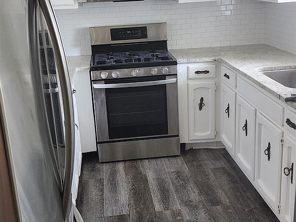3rd image of 2921 Acropolis St #A