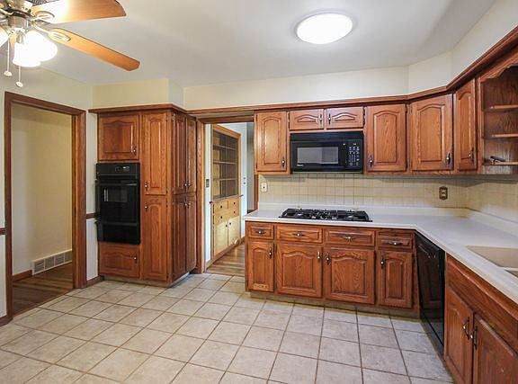 3rd image of 416 Laurel Dr