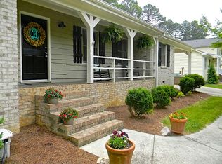 6704 Valley Dr, Raleigh, NC 27612